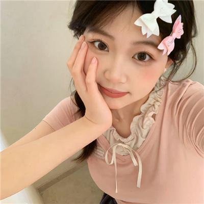 三块广告牌